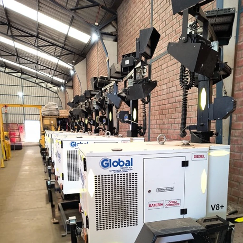 Flota de torres de iluminación Global Service preparada para arriendo